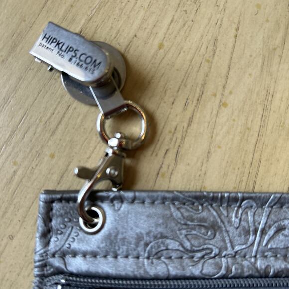 Hip Klip Hands Free Bag Cell Phone Clip Pouch Pattern Travel Silver Cross Paws - Picture 6 of 7